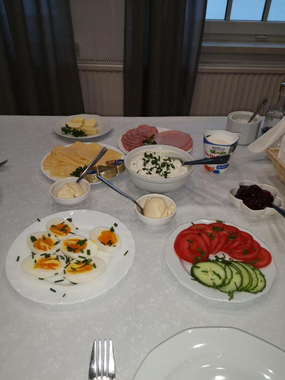 Pokoje Hotelowe Nad Jeziorem Jelen Bytów Eksteriør bilde